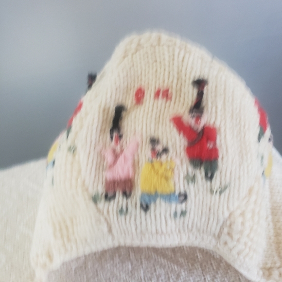 ADORABLE HANDMADE CROCHET/KNIT BABY/TODDLER FRONT TIE HAT WITH EMBROIDERED DESIG - Picture 8 of 8